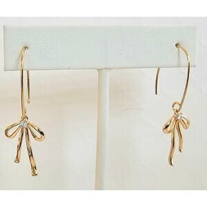 Ribbon Bow Oval Wire Earring